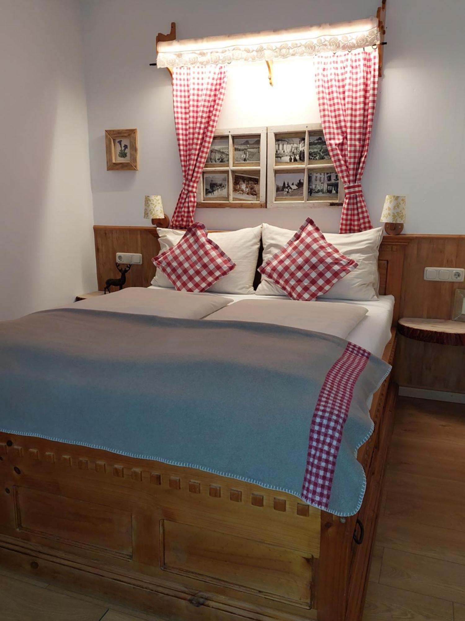 Platzhirsch Zur Alten Wagnerei Gaestehaus Sankt Wolfgang im Salzkammergut Room photo